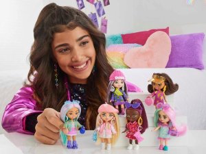 Lalka Barbie Mattel Lalka stylowa modowa Barbie Extra Mini Minis w berecie HLN48 ZA5105C 3