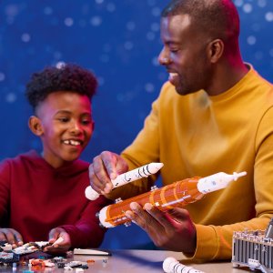 LEGO Icons Rakieta SLS NASA Artemis (10341) 2