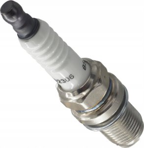 Briggs & Stratton ŚWIECA ZAPŁONOWA BRIGGS&STRATTON TRAKTORY SILNIKI GÓRNOZAWOROWE 15