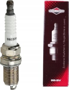 Briggs & Stratton ŚWIECA ZAPŁONOWA BRIGGS&STRATTON TRAKTORY SILNIKI GÓRNOZAWOROWE 21