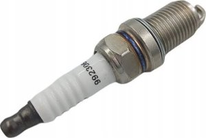 Briggs & Stratton ŚWIECA ZAPŁONOWA BRIGGS&STRATTON TRAKTORY SILNIKI GÓRNOZAWOROWE 24