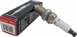 Briggs & Stratton ŚWIECA ZAPŁONOWA BRIGGS&STRATTON TRAKTORY SILNIKI GÓRNOZAWOROWE 25