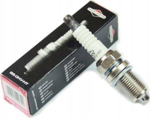 Briggs & Stratton ŚWIECA ZAPŁONOWA BRIGGS&STRATTON TRAKTORY SILNIKI GÓRNOZAWOROWE 30