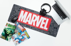 Paladone PALADONE Marvel Logo mata na biurko 4