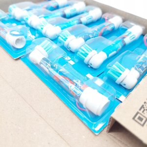 Końcówka Braun Oral-B Kids Spiderman 8-piece brush attachment (white, frustration-free packaging) 3