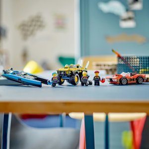 LEGO City Wielki zestaw wyścigowy (60395) 2