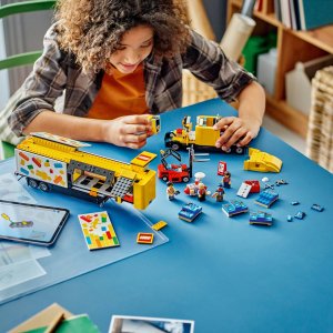 LEGO City Żółta ciężarówka dostawcza (60440) 3