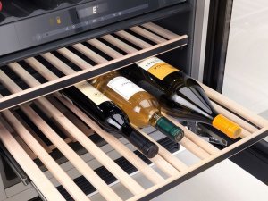Chłodziarka do wina Miele Under-counter wine cooler Miele KWT 6322 UG black 4