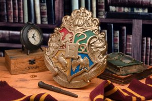 Dekoracja świąteczna Paladone Lampka Harry Potter Hogwart herb sterowana różdżką (PP9641HP) 4