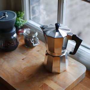 Kawiarka Retoo KAWIARKA ALUMINIOWA ZAPARZACZ EKSPRES DO KAWY ESPRESSO 600ML PŁYTA GAZ 6