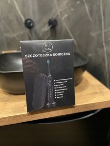 Szczoteczka Heelly SZCZOTECZKA SONICZNA DO ZĘBÓW ELEKTRYCZNA HEELLY 6 KOŃCÓWEK MOCNA ETUI IPX 6