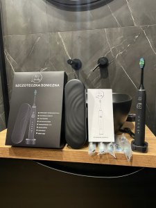 Szczoteczka Heelly SZCZOTECZKA SONICZNA DO ZĘBÓW ELEKTRYCZNA HEELLY 6 KOŃCÓWEK MOCNA ETUI IPX 8