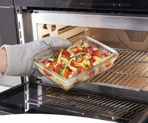 Emsa Emsa Clip&Close Glass Food Container 850 ml  red 6