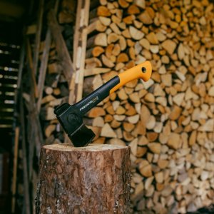 Fiskars  Siekiera X14 z ostrzałką 8