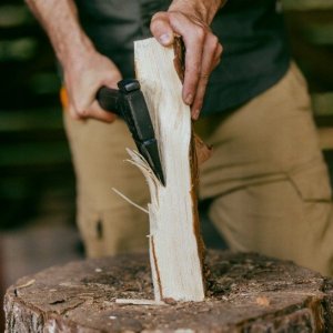 Fiskars  Siekiera X14 z ostrzałką 9