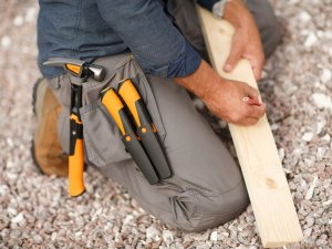 Fiskars FISKARS SIEKIERA ROZŁUPUJĄCA X28  X-SERIES OSTRZE M + NÓŻ UNIWERSALNY 13