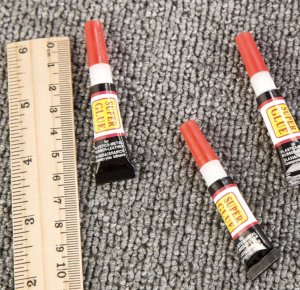 Rosfix UNIWERSALNY KLEJ SUPER GLUE SZYBKOSCHNĄCY MOCNY 2G 2