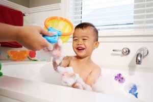 Zuru Eggy Wawa Surprise Egg Large - surprise bath play set 11