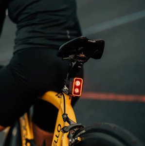 MAGICSHINE Lampka tylna SEEMEE 300, 300 lumenów 16