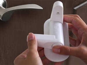 Verk Blokada zabezpieczenie do klamki drzwi okna 2 szt Blokada zabezpieczenie do klamki drzwi okna 2 szt 3