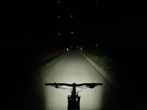 Lupine Lampka przednia do e-bike SL NANO CLASSIC F 900 Lumenów/130 Lux, Fabryczne wyjście pod Shimano, Montaż na koronie widelca 19