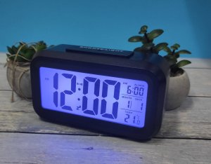 Perfect Budzik Perfect 13701 czarny termometr automatyczne podświetlenie . 3