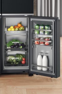 Lodówka Whirlpool Whirlpool Refrigerator | WQ9I FO2BX EF | Energy efficiency class E | Free standing | Side by side | Height 187.6 cm | No Frost system | Fridge net capacity 355 L | Freezer net capacity 237 L | Display | 41 dB | Black 14