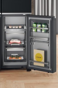 Lodówka Whirlpool Whirlpool Refrigerator | WQ9I FO2BX EF | Energy efficiency class E | Free standing | Side by side | Height 187.6 cm | No Frost system | Fridge net capacity 355 L | Freezer net capacity 237 L | Display | 41 dB | Black 19