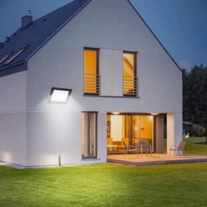 Naświetlacz Aigostar  Naświetlacz halogen LED czarny 50W zimny Naświetlacz halogen LED czarny 50W zimny 5