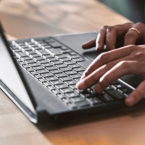 Laptop HP Laptop HP Victus 15-fa0033dx / 9T9R8UA / Intel i5-12 / 16GB / SSD 512GB / Nvidia RTX 3050 / FullHD / 144Hz / Win 11 / Niebieski 8