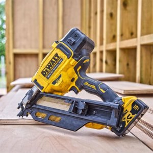Zszywacz Dewalt  Gwoździarka do konstrukcji drewnianych XR 18V (DCN930N) 5