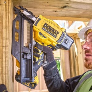 Zszywacz Dewalt  Gwoździarka do konstrukcji drewnianych XR 18V (DCN930N) 7