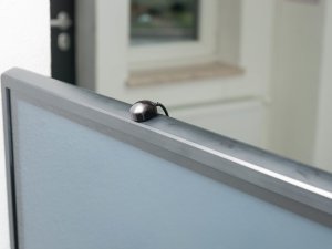 Sabaj Elektrycznie obrotowy uchwyt ścienny do telewizora, obrót premium do 130 , zdalne sterowanie pilotem IR, do telewizorów maks. 75" i 35kg IR- OTW 10