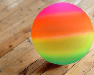Jokomisiada Gumowa kolorowa tęczowa lekka piłka do gry zabawy 9" 23cm dla dzieci SP0794 8