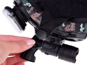 Jokomisiada Zestaw dla żołnierza hełm lornetka laser lampka walkie talkie moro ZA5310 8