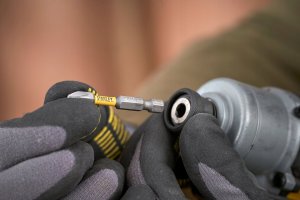 Stanley Zakrętarka SFMCF830D2K-QW 18 V 12