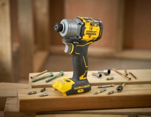 Stanley Zakrętarka SFMCF830D2K-QW 18 V 7