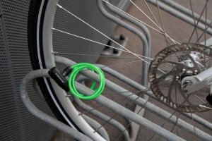 Dunlop ZAPIĘCIE ROWEROWE DUNLOP SPIRALNE NA KLUCZ 0,6x90CM CZERWONY 5