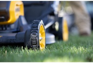 Kosiarka akumulatorowa Dewalt DCMWSP550N-XJ 16