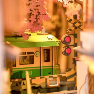 Robotime ROBOTIME Składany Drewniany Model LED - Book Nook Sakura Densya 6