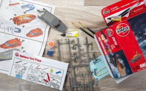 Airfix Airfix Starter Set - RNLI Shannon Class Lifeboat 11