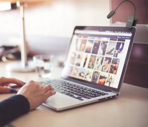 Lampka biurkowa Blow czarna 4