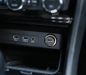 Ładowarka Trust TRUST autonabíječka MAXO 38W, 1x USB-C, 1x USB 6