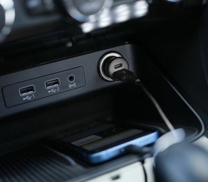 Ładowarka Trust TRUST autonabíječka MAXO 38W, 1x USB-C, 1x USB 7