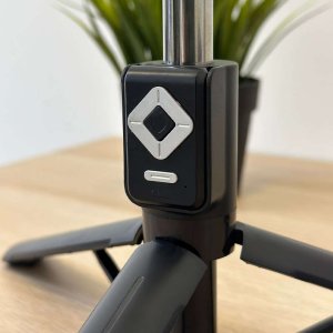Selfie stick 4kom.pl Selfie stick Uchwyt na telefon statyw z podwójną lampą Ring LED Tripod z pilot Bluetooth Czarny 18