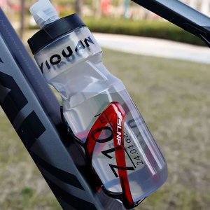 4kom.pl Koszyk na bidon napój butelkę wodę uchwyt rowerowy do roweru bidonu uniwersalny z miejscem na Airtag Czarno-czerwony 9