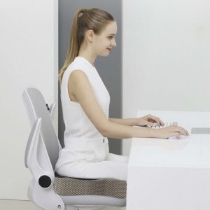 4kom.pl Poduszka ortopedyczna na krzesło Siedzisko na fotel do biurka do komputera do auta dla kierowcy Czarna 3