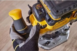 Frezarka Dewalt 18 V 13