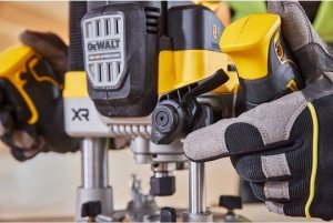 Frezarka Dewalt 18 V 8