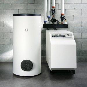UPS Kemot Zasilacz awaryjny KEMOT PROsinus-1000-LFP4 przetwornica z czystym przebiegiem sinusoidalnym i funkcją ładowania 12V 230V 1000VA/700W 10